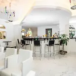 Palace 4*