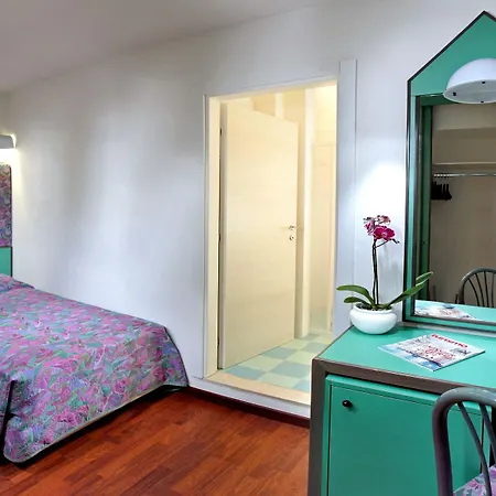 Palace Hotell 4*