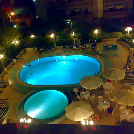 Palace 4*