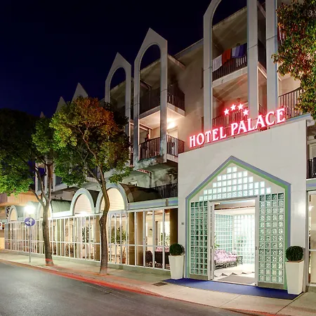 Palace Hotell 4*