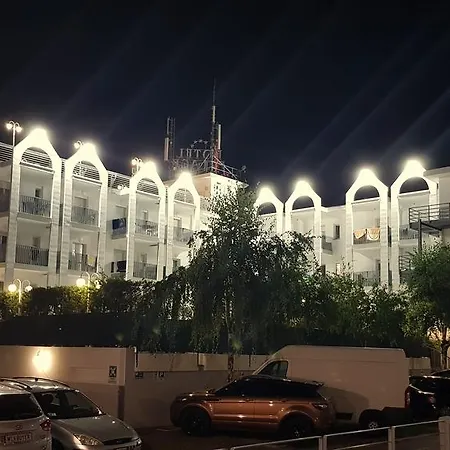 Palace 4*